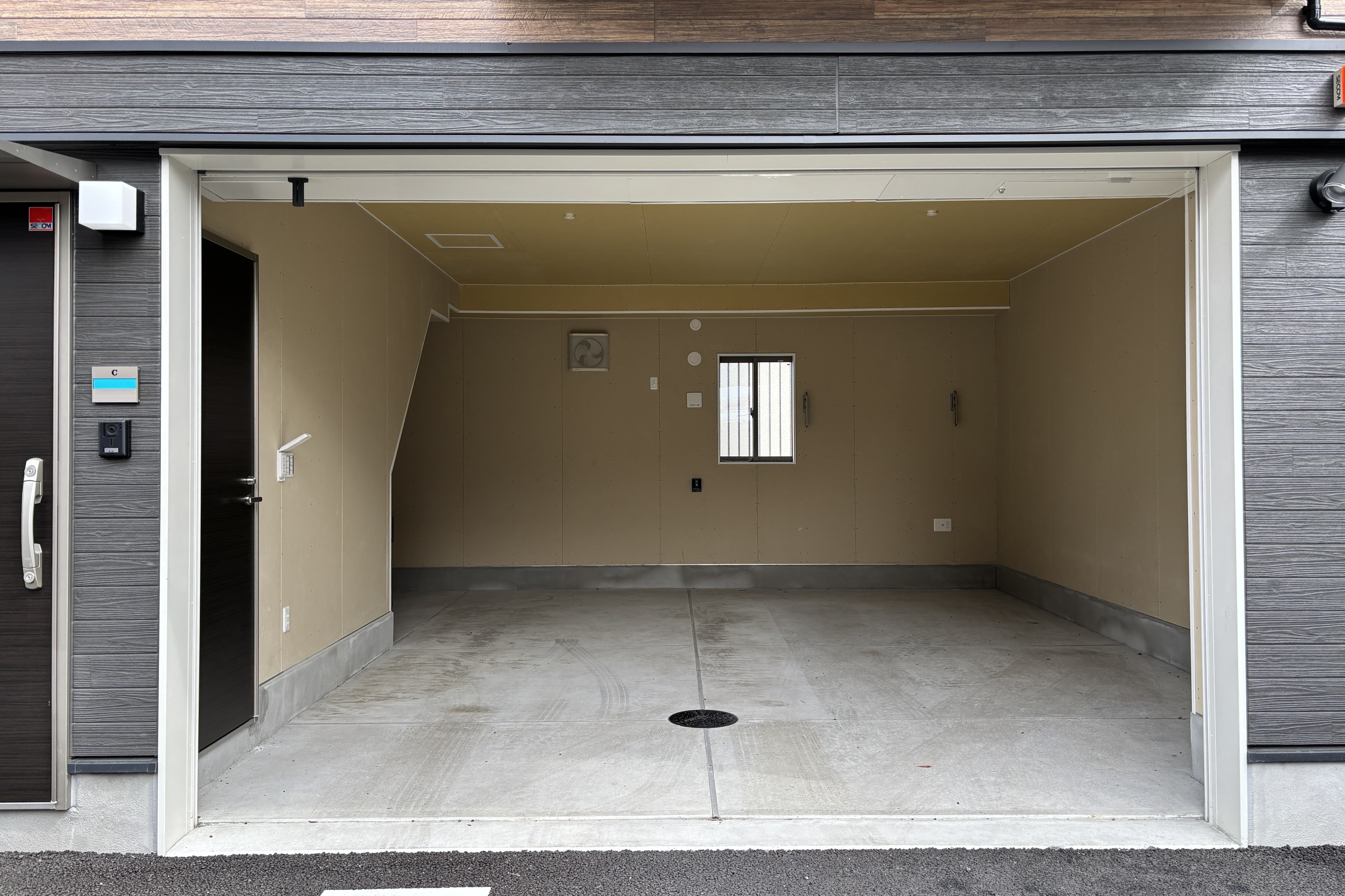 プレミアムガレージハウス秦野中井Ⅲ【内見・入居申込受付中】の物件写真2