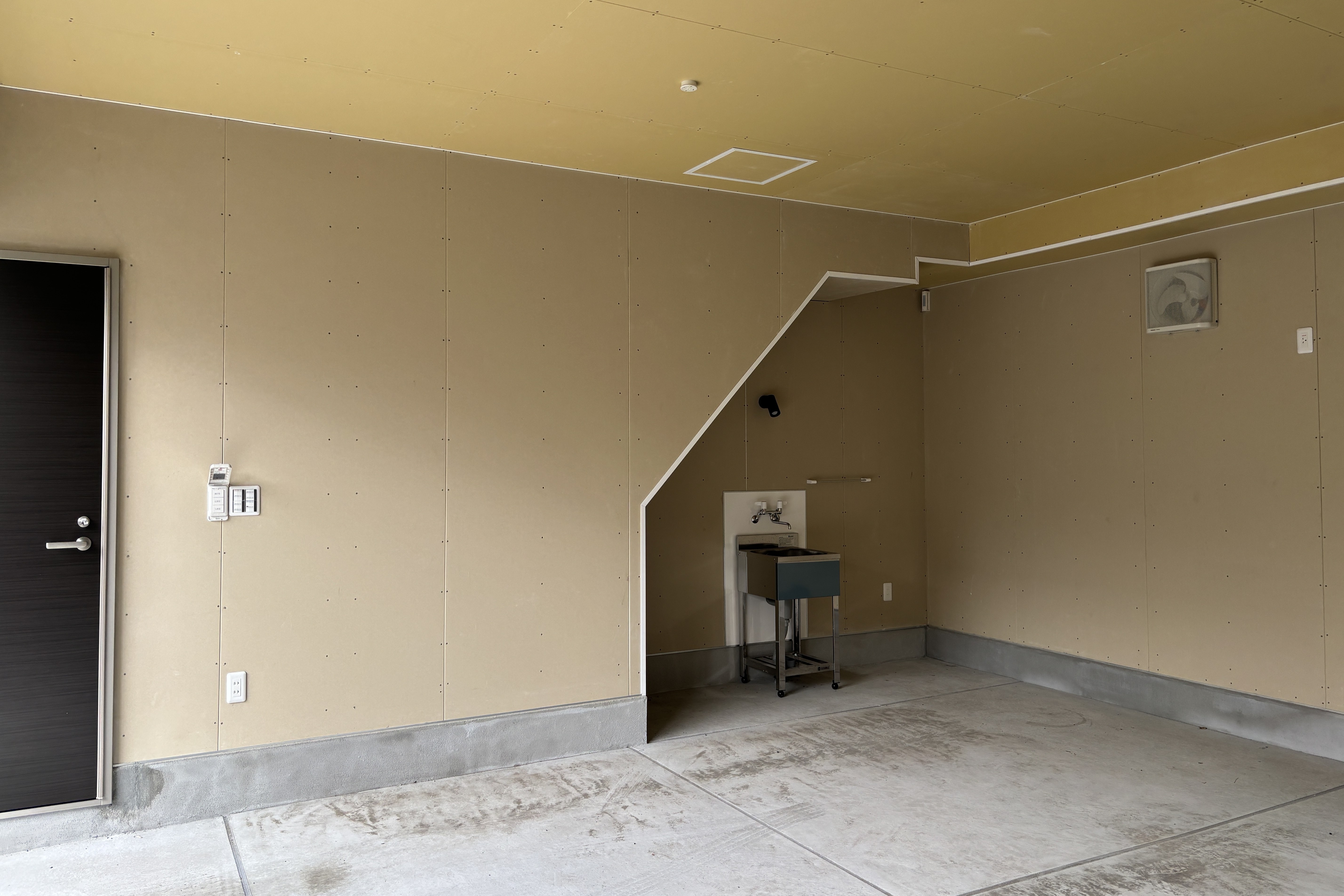 プレミアムガレージハウス秦野中井Ⅲ【内見・入居申込受付中】の物件写真3